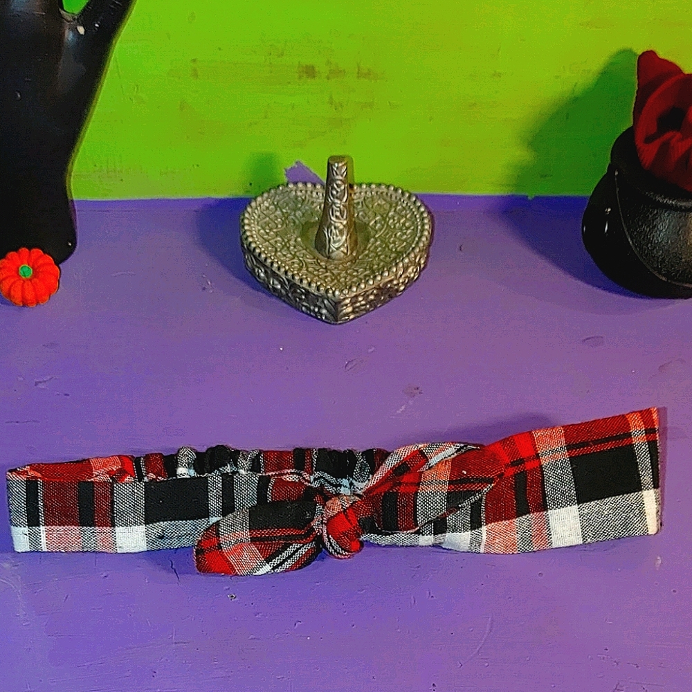 ❤ NWOT Red & Black Plaid Bow Headband❤- MUST BUNDLE